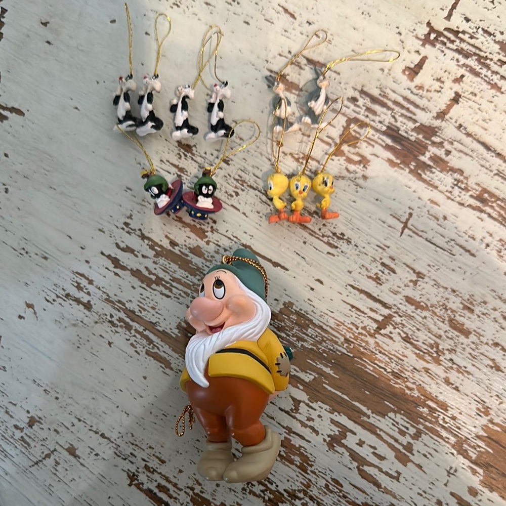 Classic Cartoon Character Figurine Set - Multicolor